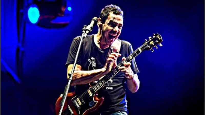 En medio de su show en el Anfiteatro de Rosario, Ricardo Mollo le dedicó un mensaje al fotógrafo Pablo Grillo