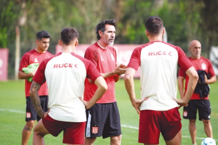 Estudiantes visita a Boca con la necesidad de sumar y la mira puesta en los playoffs