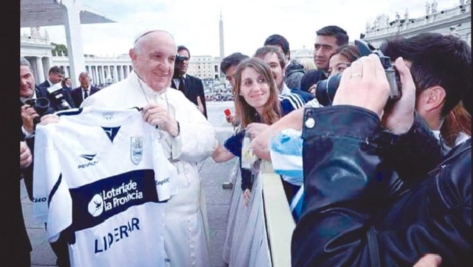  El fútbol argentino despidió a Francisco: los mensajes de Gimnasia y Estudiantes