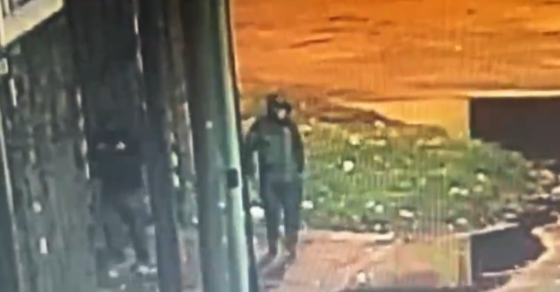 Violento asalto en barrio Aeropuerto: encañonó a una menor para robar un celular