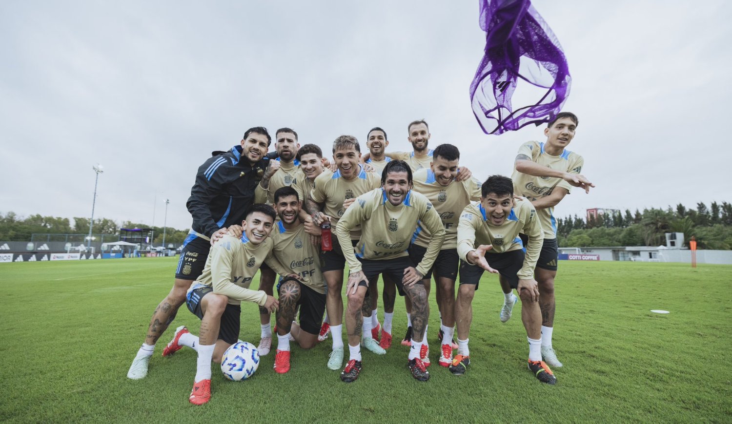 Scaloni prepara el equipo para recibir a Brasil