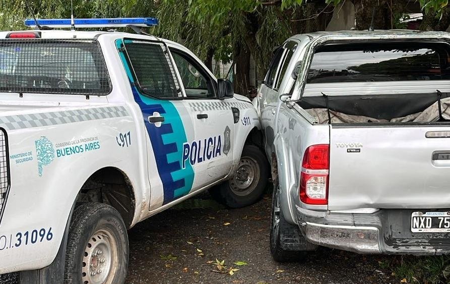 Le disparó en la cabeza a un vecino, lo encontraron y en la huida chocó con la Policía