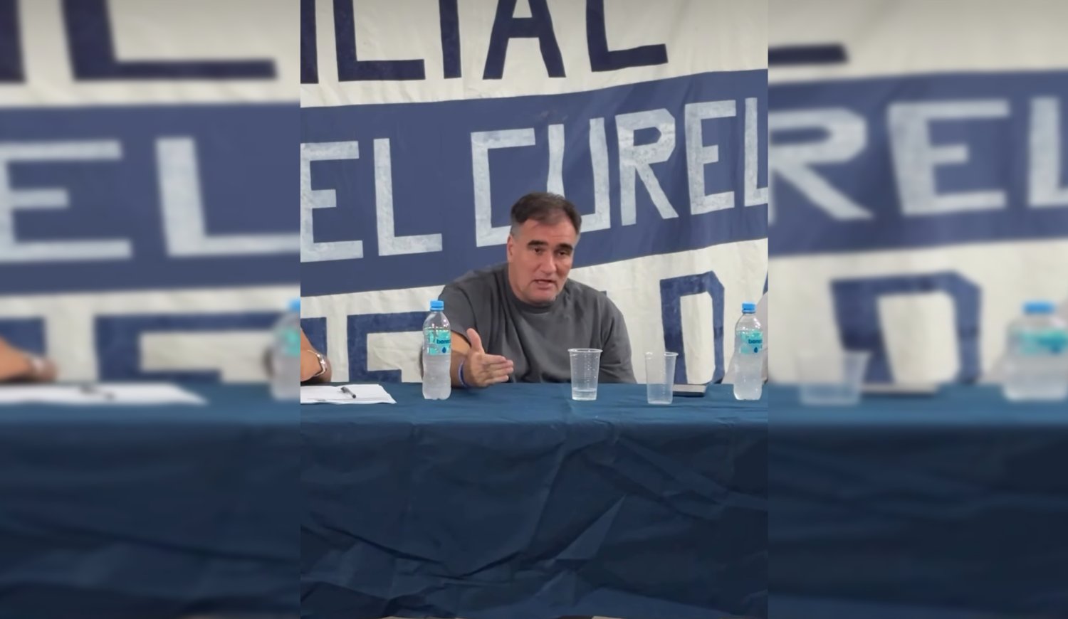 Un candidato huele a inodoro sucio en Gimnasia: Anacleto quiere meter a gente de Milei en el Lobo