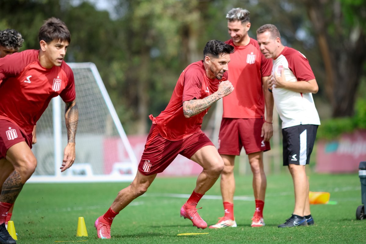 Estudiantes vuelve a la acción visitando al Guapo