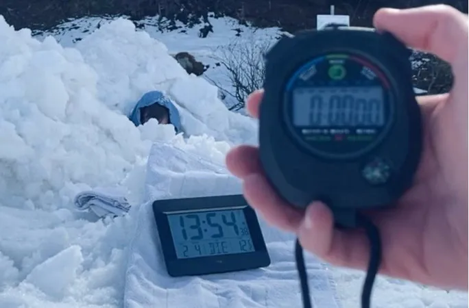 Récord mundial entre la nieve: enterrado por más de dos horas con el cuerpo descubierto