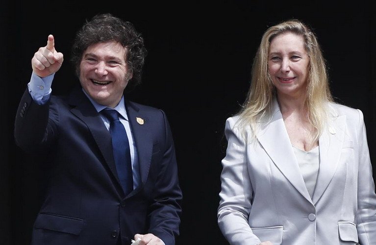  Milei cruzó a Macri y respaldo a Karina