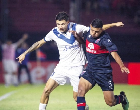 El Vélez de Guillermo sumó un punto con gusto a Victoria