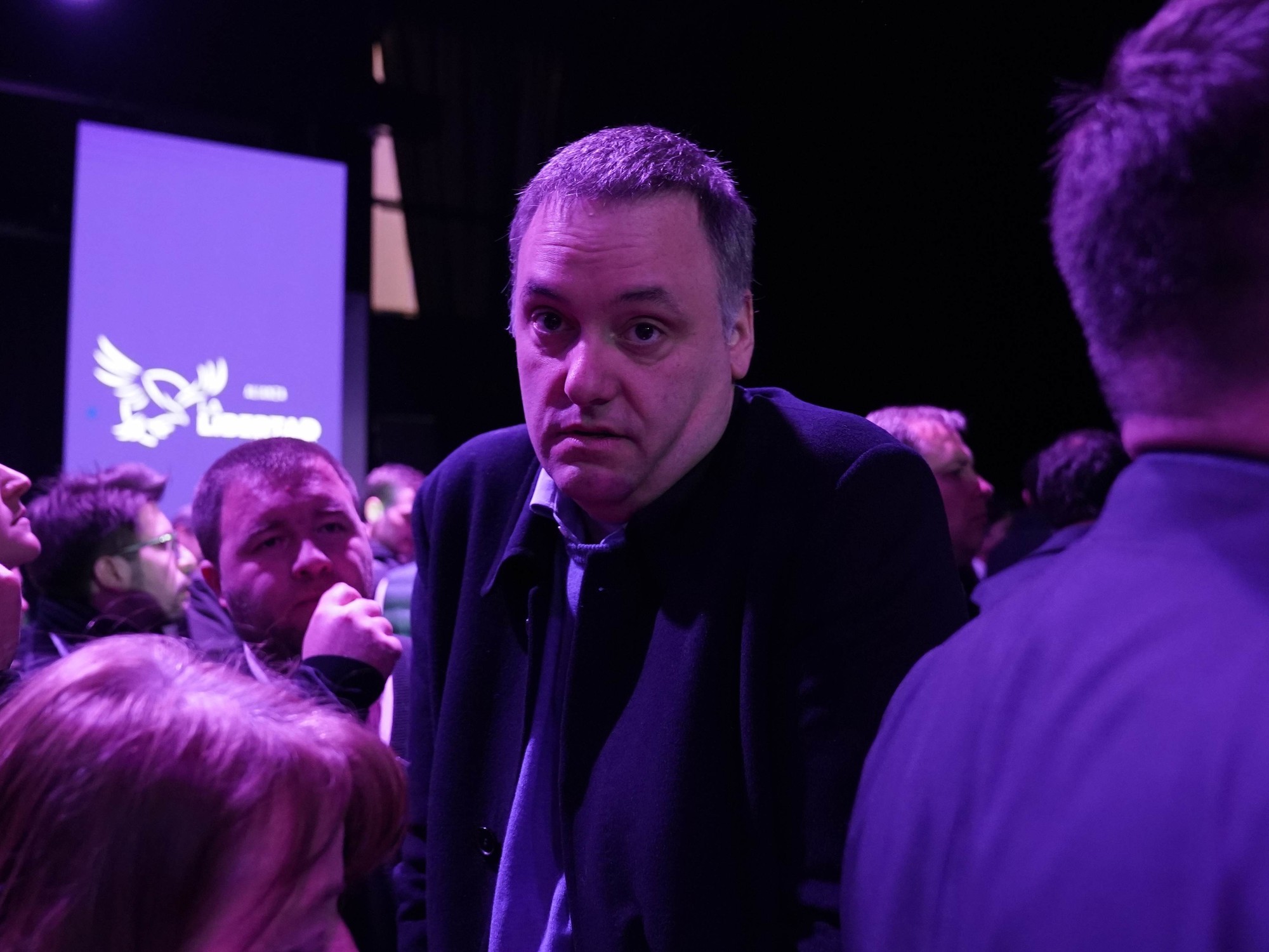 Adorni admitió que llevar a su esposa a la comitiva fue “una pésima decisión”