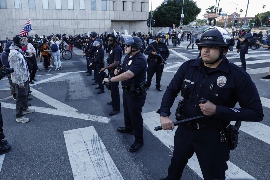 Más de 80 detenidos tras las masivas protestas en Estados Unidos