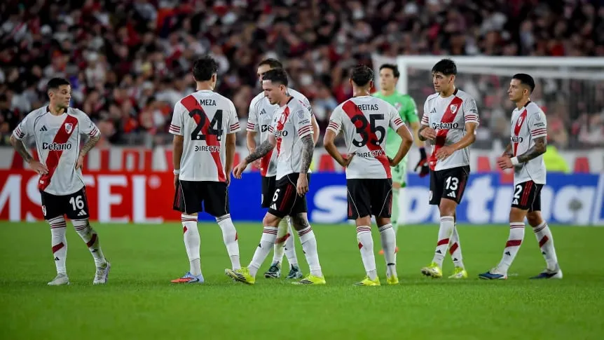 River y un gol en el desierto entre la arena del Monumental