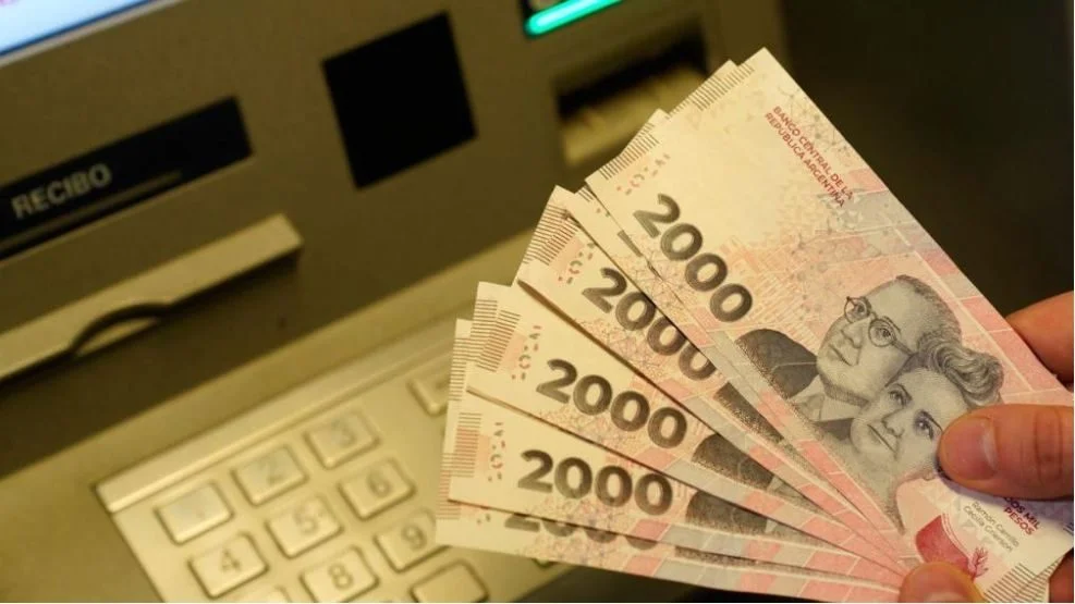 Los salarios registrados volvieron a quedar por debajo de la inflación