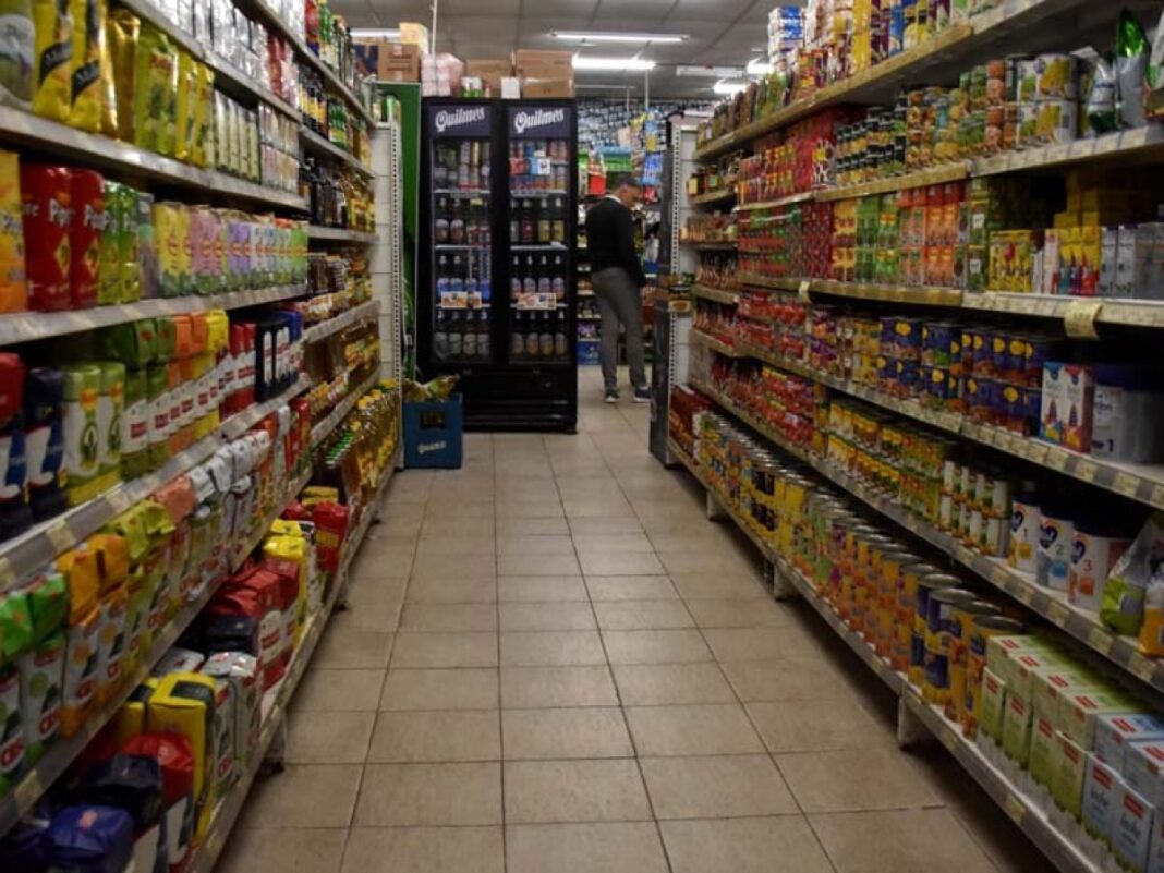 Fuerte caída del consumo: Se desplomaron las ventas en supermercados y mayoristas