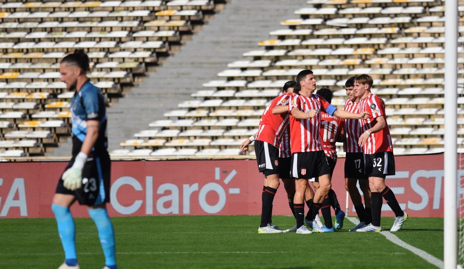 Estudiantes goleó a Rosario Central y avanzó a octavos de la Copa Argentina