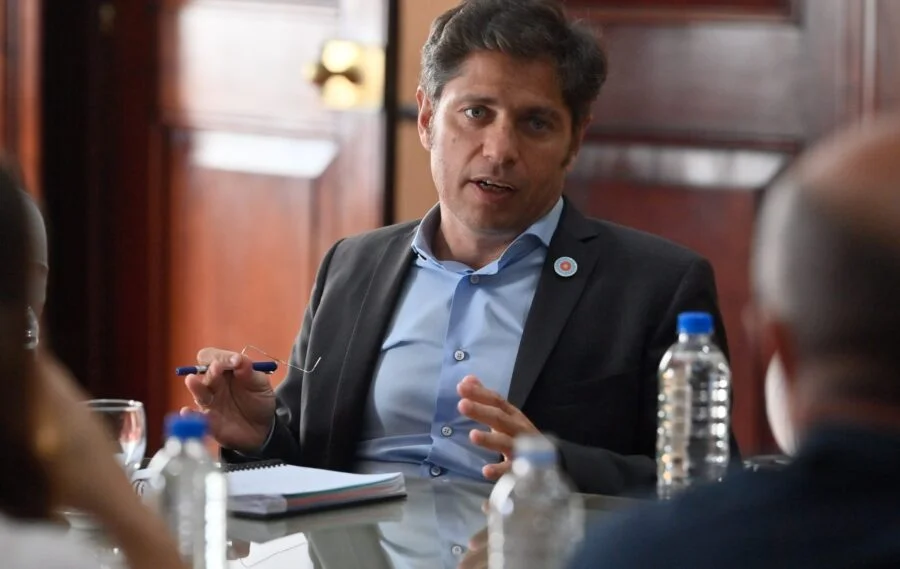 Kicillof convoca a gremios con el aguinaldo en el horizonte y el ajuste de Milei como pretexto