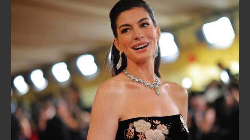 Anne Hathaway anunció que está embarazada de su tercer hijo