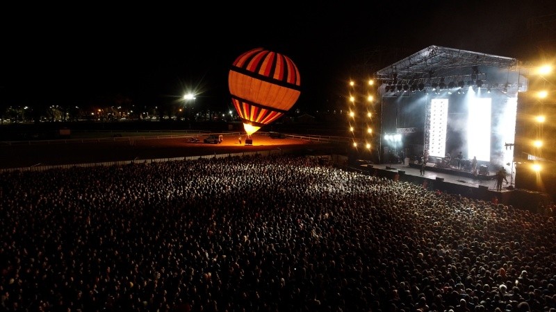 El Festival Bandera 2026 presentó su line up: La Vela Puerca, Aterciopelados, Peces Raros, El Mató, Las Pastillas del Abuelo y más