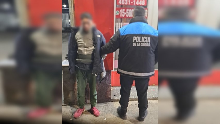 Detuvieron a un pirómano que incendió cuatro autos y dañó una verdulería