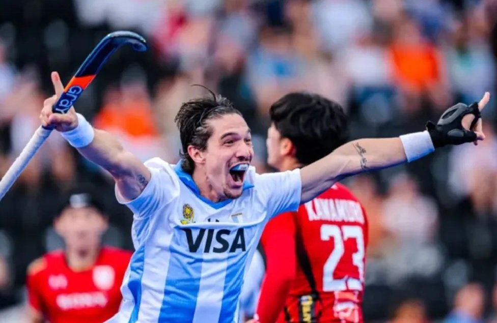 Los Leones arrancaron goleando y hoy vuelven a jugar las Leonas