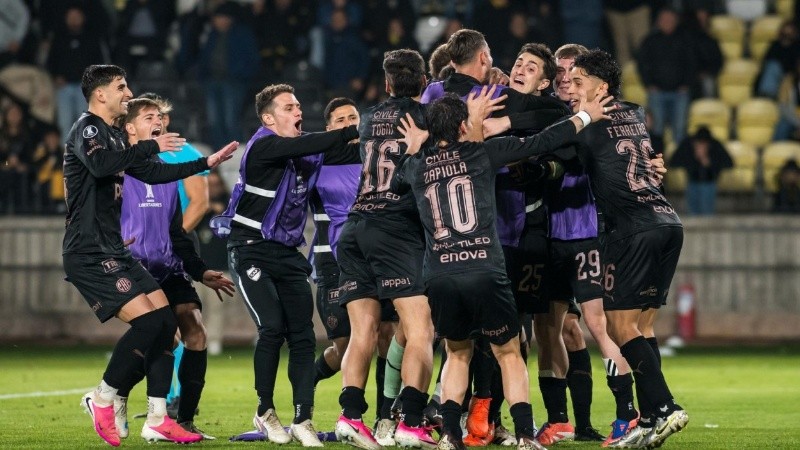 Platense hizo historia en Chile: eliminó a Coquimbo Unido por penales y está en cuartos de la Libertadores