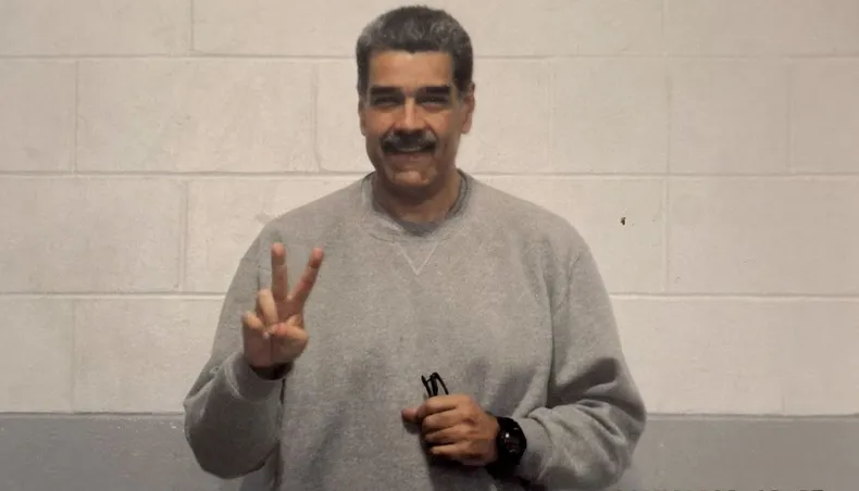 Nicolás Maduro reapareció desde la cárcel en Nueva York y publicó fotos: "Pequeño regalo de amor y esperanza"