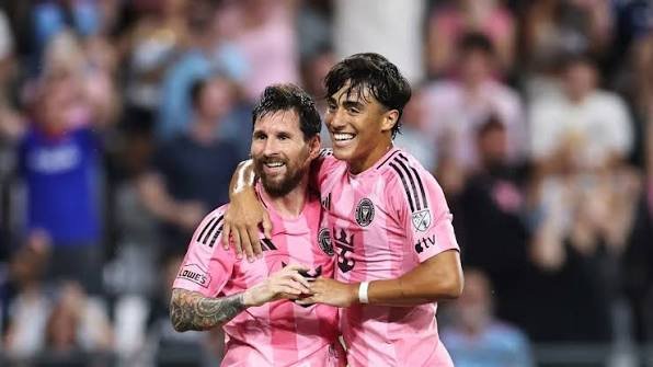 Messi lleva 33 goles en ocho meses del año y está cada vez más cerca de Ronaldo y Pelé