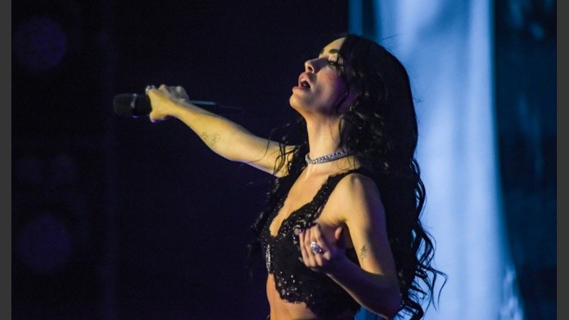 En su tercer River, Lali frenó el show para reflexionar sobre los suicidios en Argentina: "Es muy doloroso"