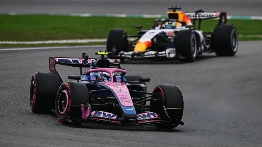 Verstappen ganó en Bahréin y Colapinto terminó 13°