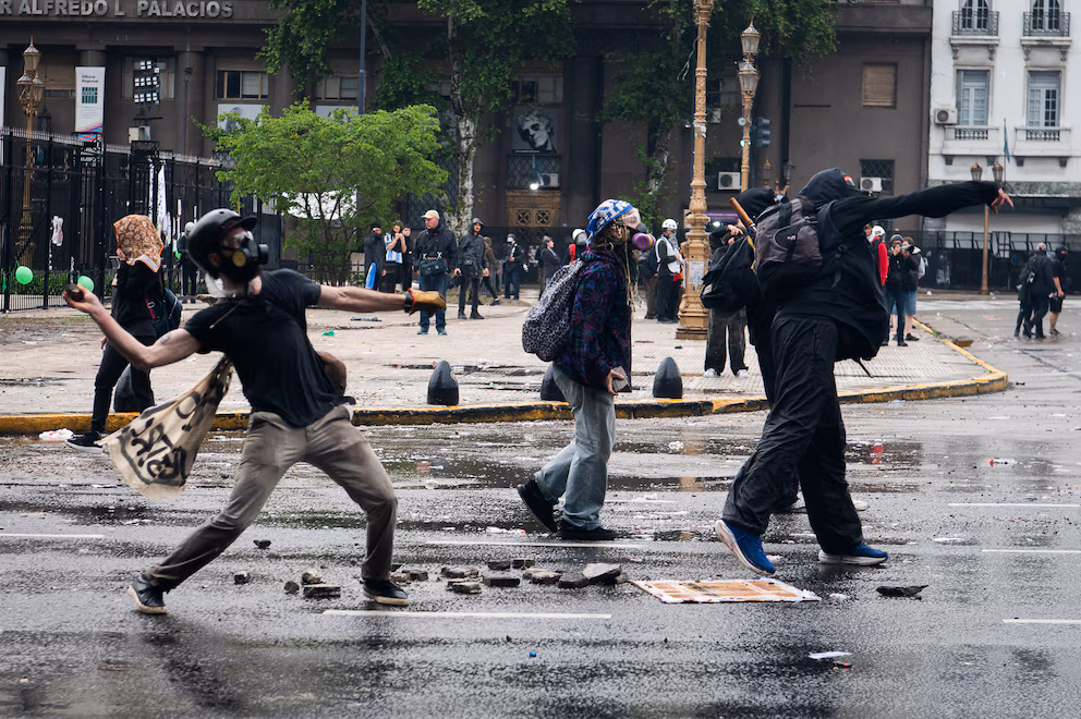 La universidad pública volvió a las calles: reclamos contra Milei y represión frente al Congreso