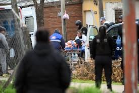 Baleó a su mujer, se atrincheró y se tiroteó con la Policía