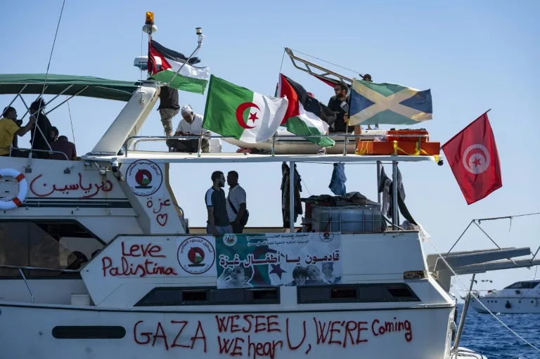 Israel reconoció la captura ilegal de 400 activistas que viajaban en la flotilla hacia Gaza