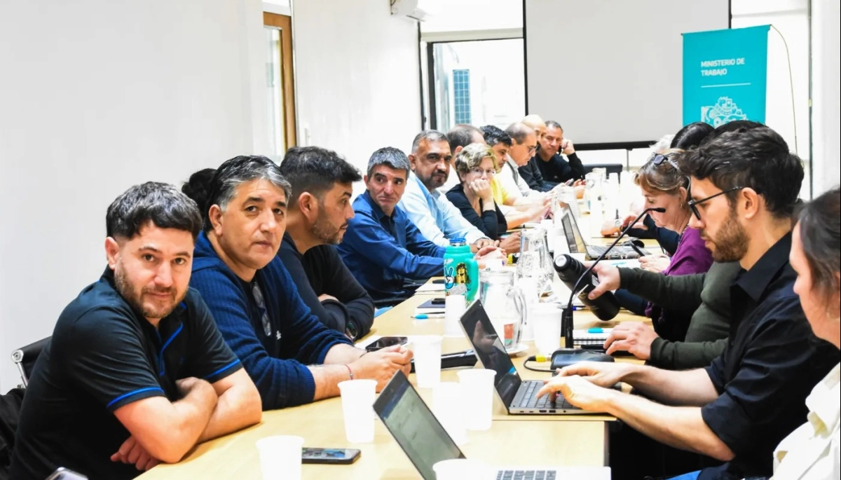Paritarias: Kicillof reunió a estatales y docentes, pero no acercó ninguna oferta y los salarios siguen en baja