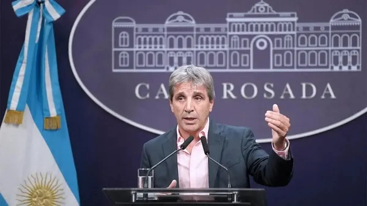 Caputo lanza una batería de medidas para evitar una disparada del dólar
