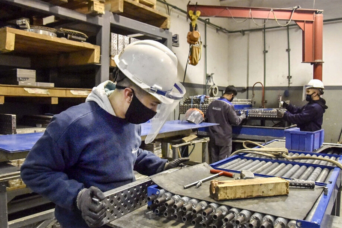 Alarmante advertencia de la UIA: “Se pierden 1.500 empleos industriales por mes”