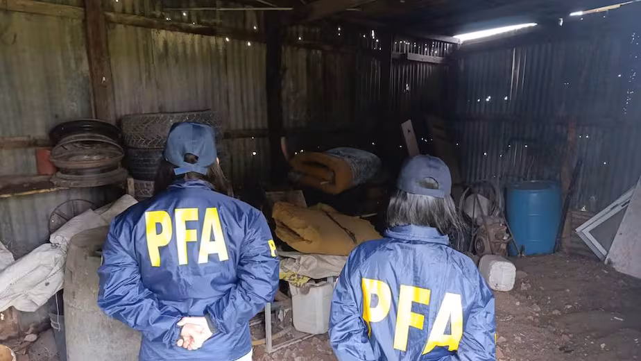  no tenía luz ni agua y cazaba para comer