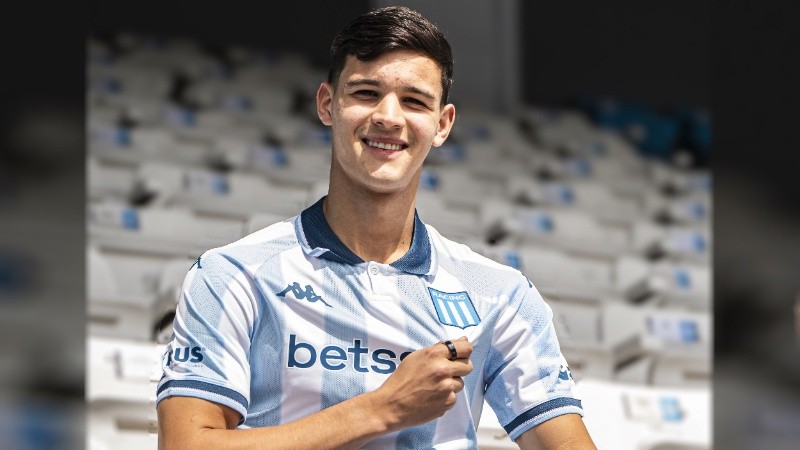Racing oficializ&oacute; la llegada de Valent&iacute;n Carboni y los hinchas de la Academia se ilusionan