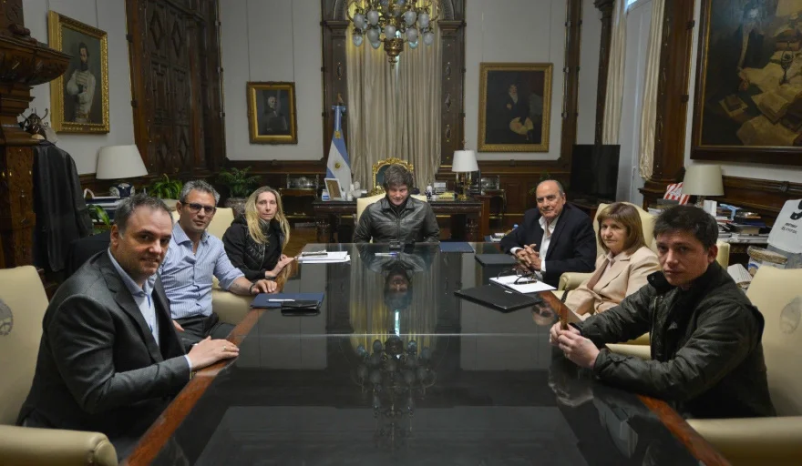 Casa Rosada: Milei estrenó mesa política, ratificó el rumbo y avisó que “las demás recetas fracasaron”