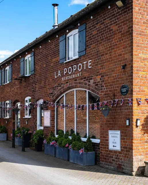 Un restaurante tiene un menú solo con aguas minerales