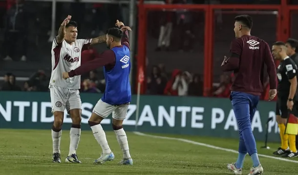Lanús se impuso 2-0 ante Independiente y profundiza la crisis del Rojo