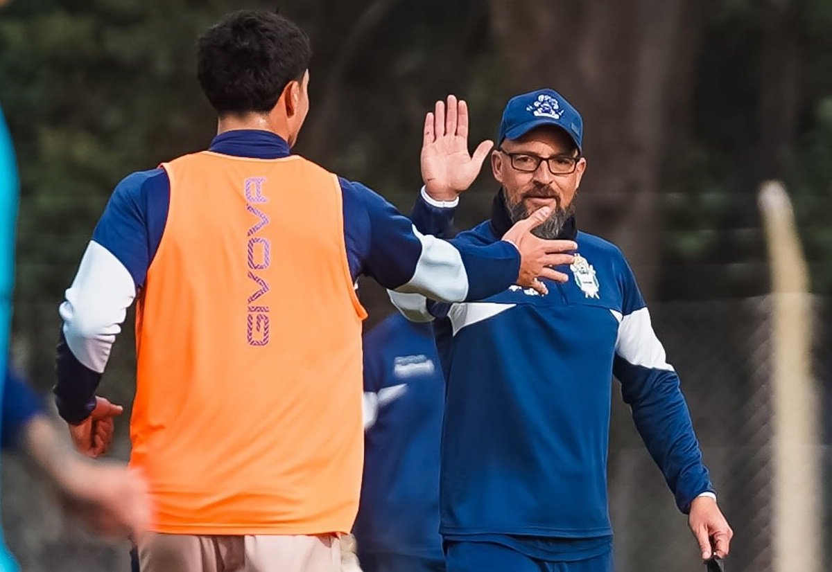 Orfila define el equipo para recibir a Lanús