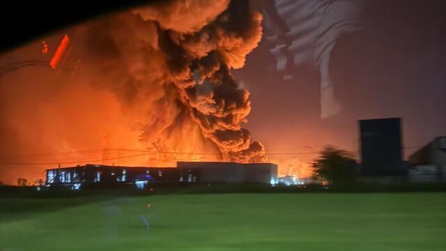 “El fuego está contenido y no representa riesgo para la población”