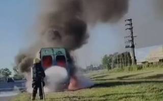 Alarmante incendio y tensión en la ruta 2 a la altura de La Plata