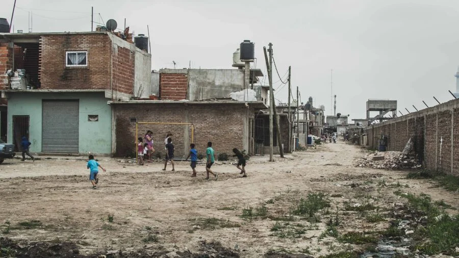 La pobreza infantil alcanzó su mayor nivel en 2024