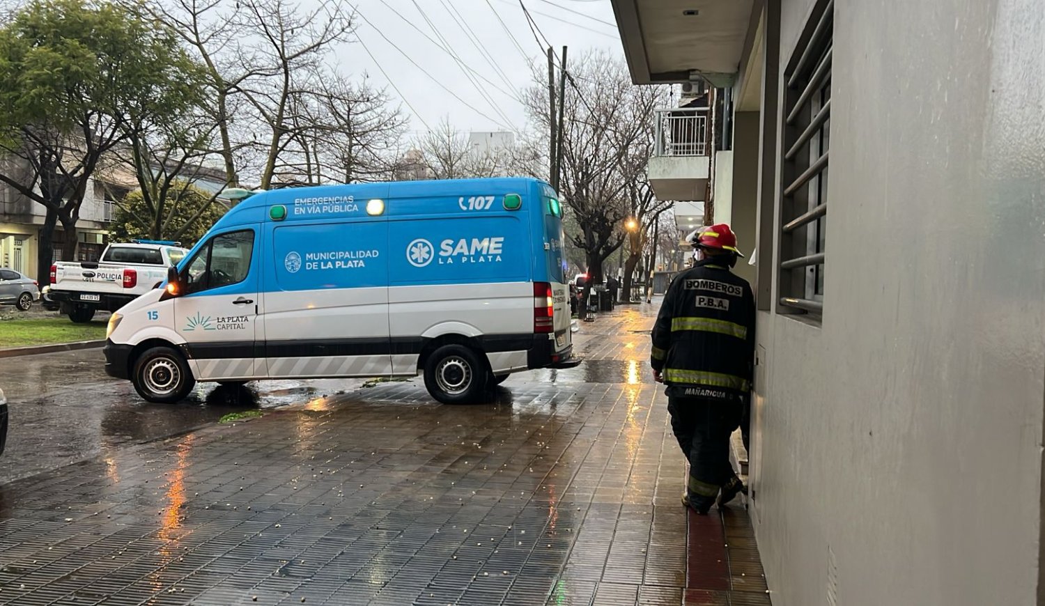 Alarma en el centro platense: un ascensor se desplomó y dejó una mujer atrapada