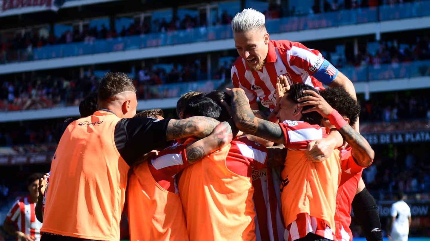 Estudiantes superó por 2-0 a Gimnasia