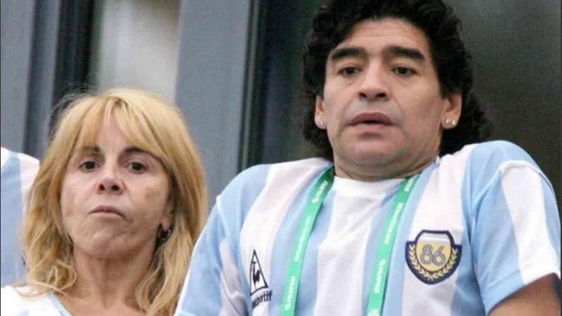 ¿Irías?: Claudia Villafañe organiza un tour por Italia para homenajear a Maradona