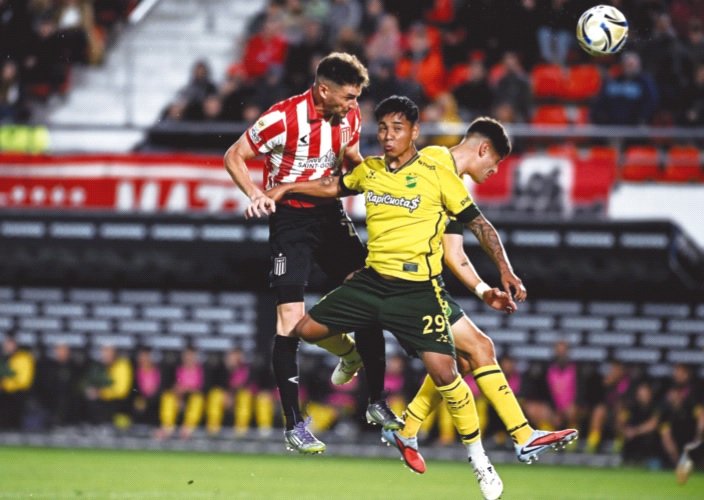 Estudiantes cumplió en casa y ya piensa en Flamengo