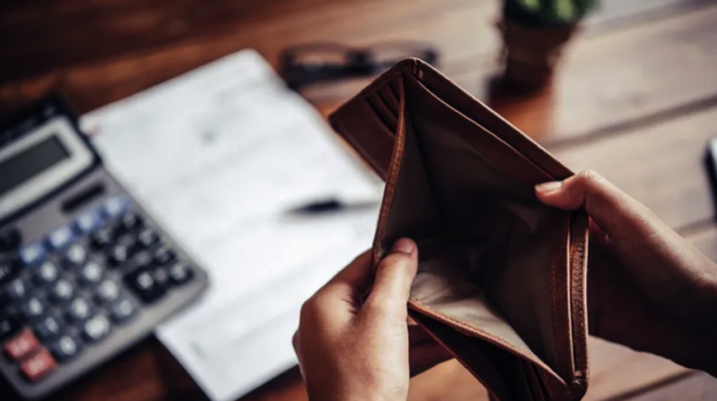 De promesas a boletas impagables: los servicios subieron casi un 600% desde que asumi&oacute; Milei