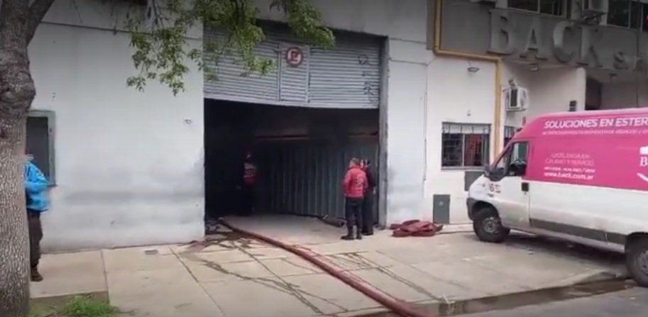 Voraz incendio afectó a una fábrica