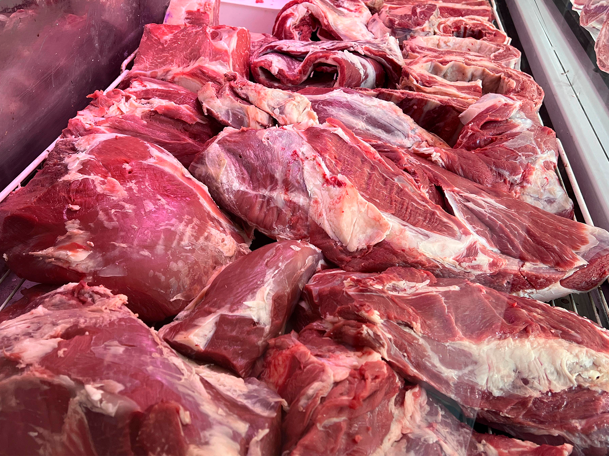 El Gobierno extendió la quita temporal de las retenciones a las carnes avícolas y bovinas