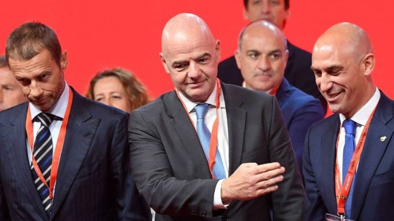 Infantino: "El f&uacute;tbol es el deporte m&aacute;s democr&aacute;tico y el Mundial de Estados Unidos, M&eacute;xico y Canad&aacute; quiere unir al mundo"